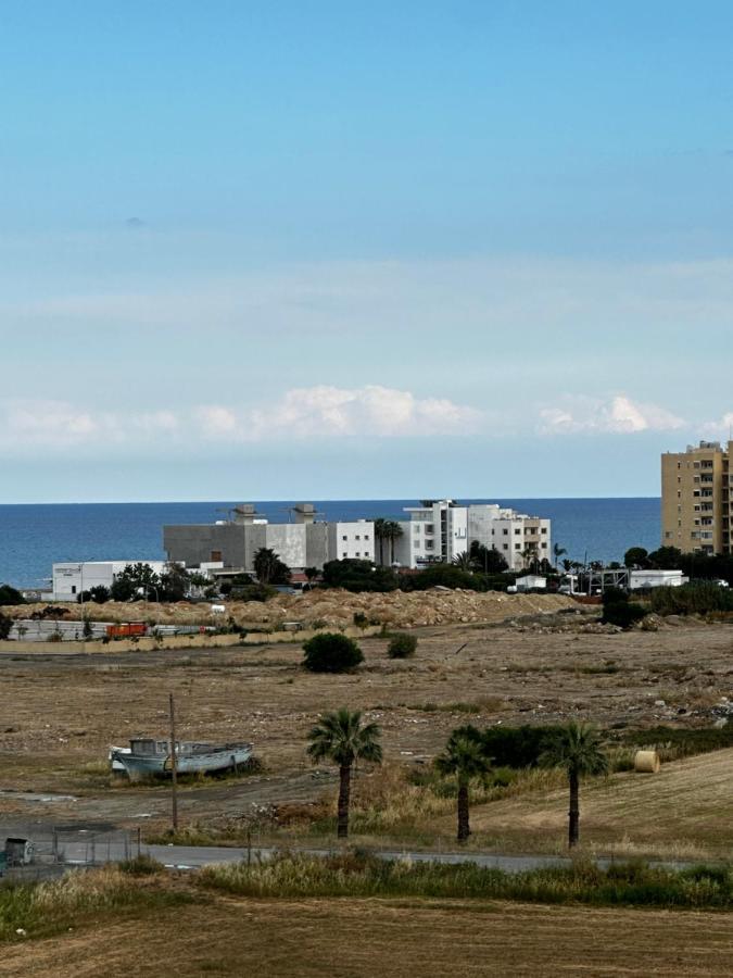 Maestro Sea - View Apartment Larnaca Eksteriør billede