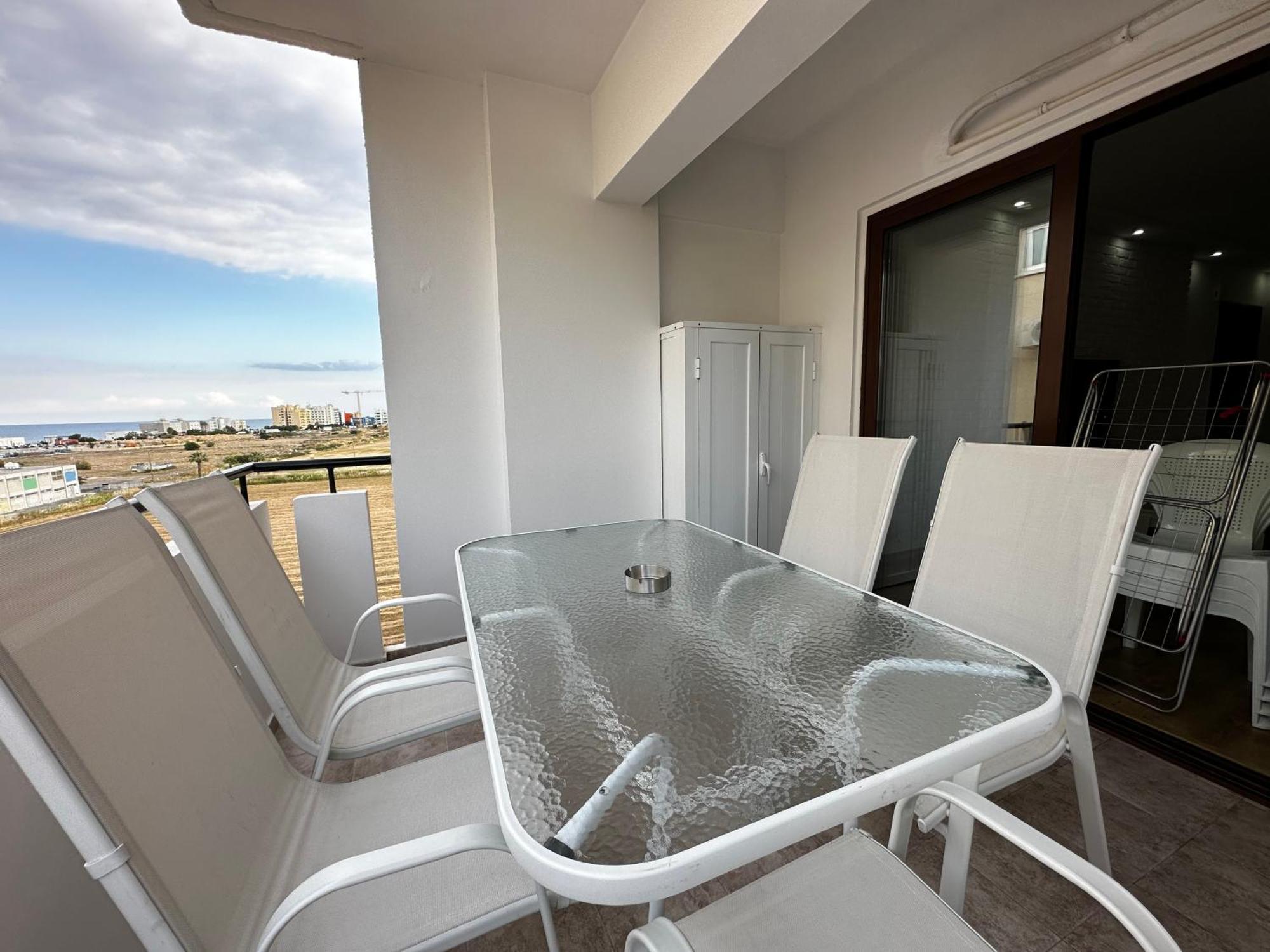 Maestro Sea - View Apartment Larnaca Eksteriør billede